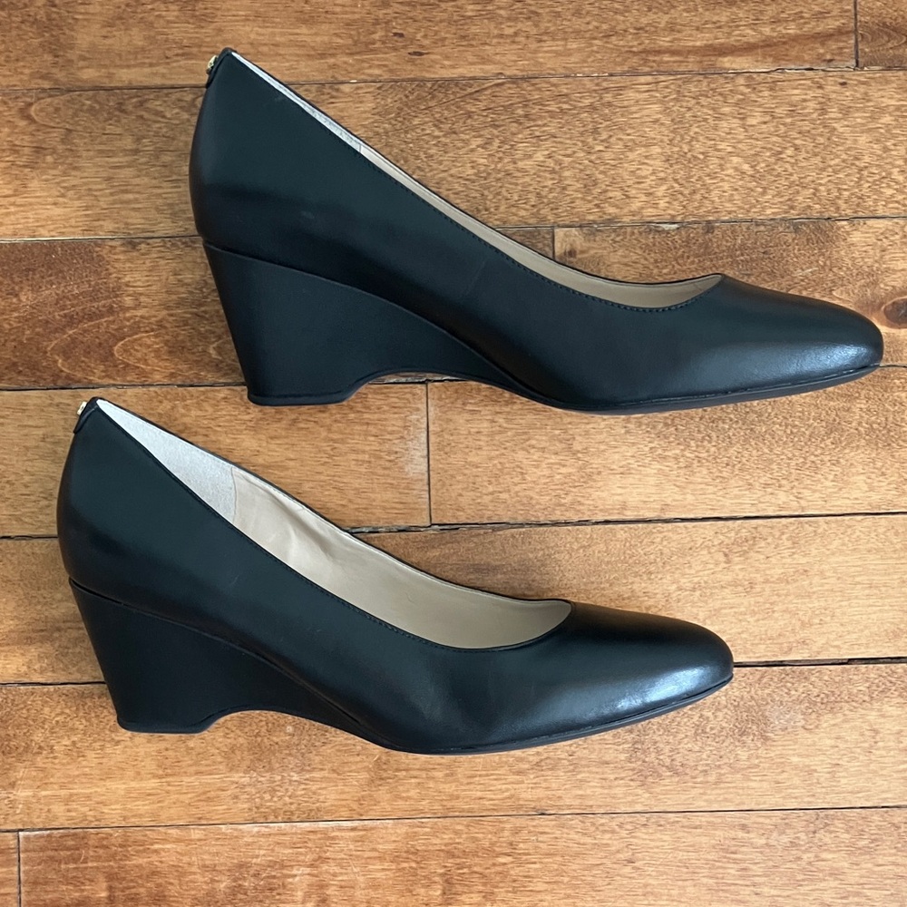 Cole Haan Wedge Waterproof Leather Pumps Black 7.5B Career Office Heels W17526